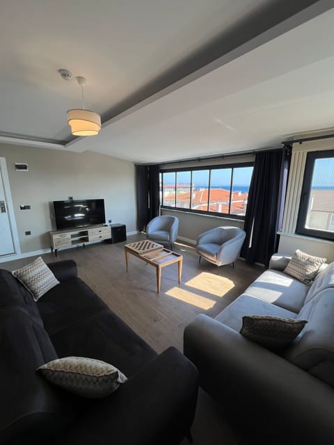 Premium Suite, Balcony, Sea View | Living area