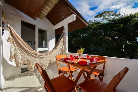Apartment | Outdoor dining