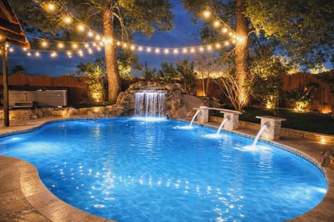 Las Vegas Vacation Rental | 5BR | 3BA | 1 Step to Enter | 4,000 Sq Ft