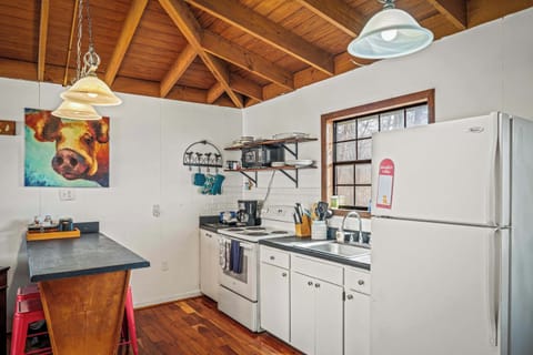 Kitchen with Island Seating