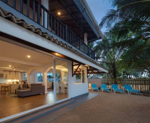 3 bedroom villa beach side