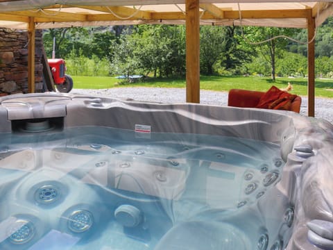 Hot tub | Plas Isaf, Betws Garmon, near Beddgelert