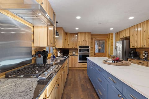 Enjoy the updated, stainless steel appliances including a dishwasher, refrigerator, microwave, oven and gas stove top. 