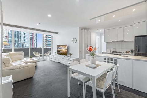 Living Area/Dining Area/Kitchen