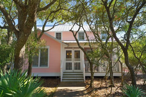 WELCOME TO TUPELO HONEY IN SEASIDE, FL!