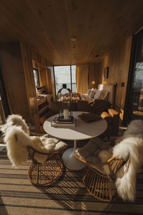 Luxury Cabin, Lake View | Living area