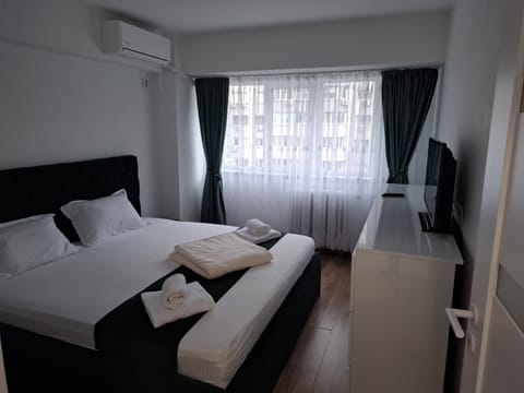 Apartment, 2 Bedrooms, Smoking, Balcony | 3 bedrooms