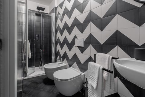 Deluxe Double Room, Private Bathroom, City View | Bathroom | Shower, free toiletries, hair dryer, towels