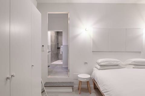 Business Double Room | Desk, laptop workspace, soundproofing, free WiFi