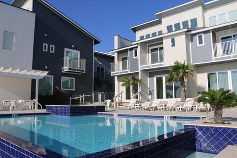 Las Velas Pool