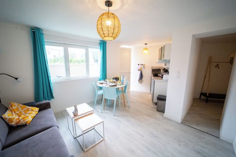 Deluxe Apartment, 1 Double Bed with Sofa bed, Hot Tub, Garden View | Bathroom | Slippers