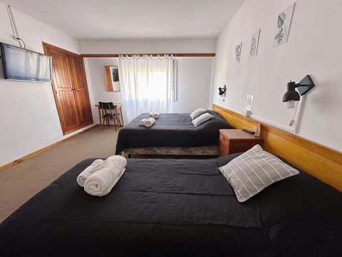 Basic Triple Room | Desk, laptop workspace, free WiFi