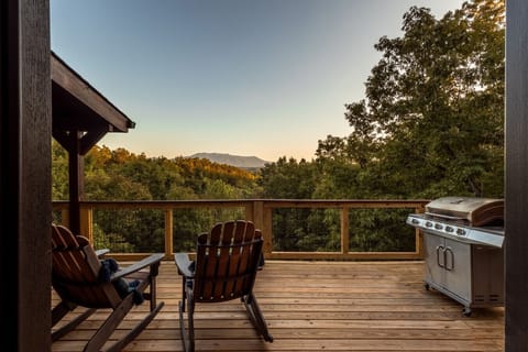 Gas Grill | Panoramic Mountain Views | Outdoor Seating | Perfect for Sunset Dining |