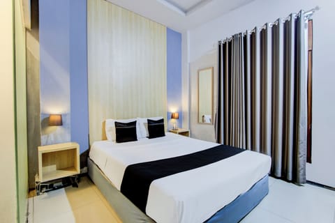 Deluxe Double Room | Desk, free WiFi, bed sheets
