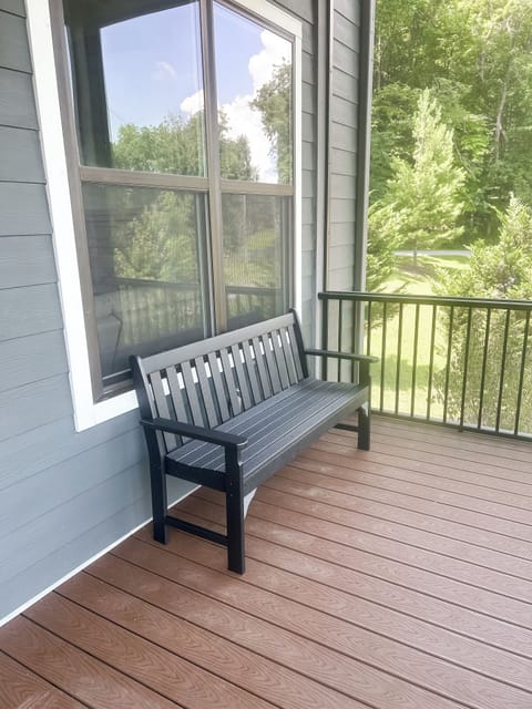 Screened in porch