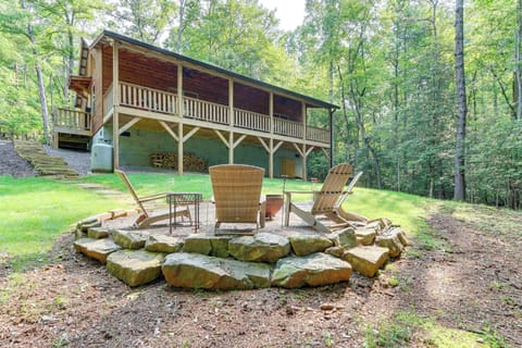 Murphy Vacation Rental | 2BR | 2BA | 1,040 Sq Ft | 4 Steps to Enter