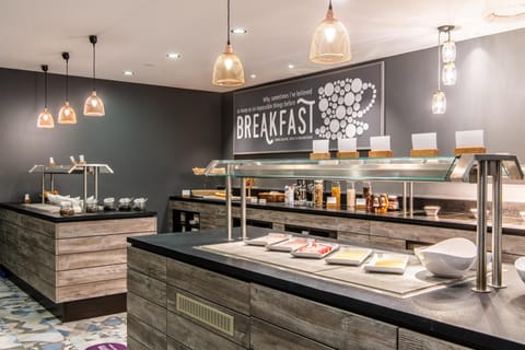 Daily buffet breakfast for a fee