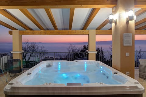 Jacuzzi