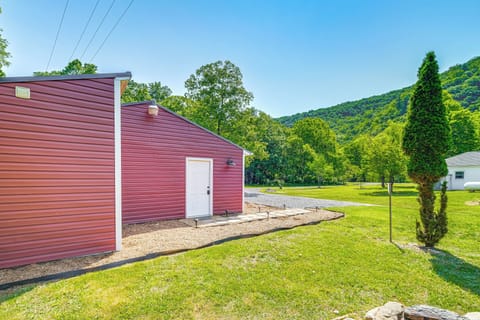 Covington Vacation Rental | 1BR | 1BA | 350 Sq Ft | 1 Step to Enter