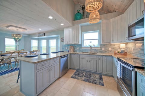 Spacious kitchen. (Blue Crush)