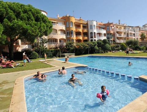 Holiday Home Swimming Pool