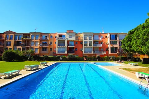 Holiday Home Swimming Pool