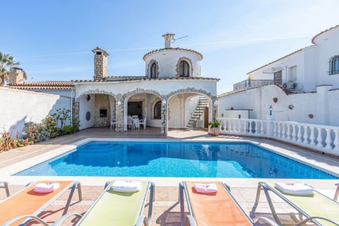 Holiday Home Swimming Pool