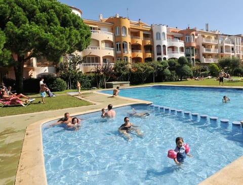 Holiday Home Swimming Pool