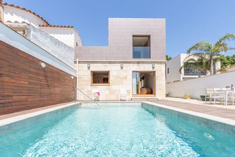 Holiday Home Swimming Pool