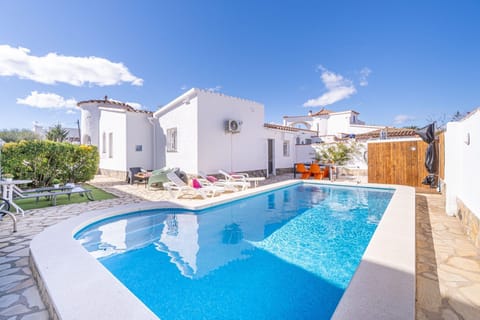 Holiday Home Swimming Pool