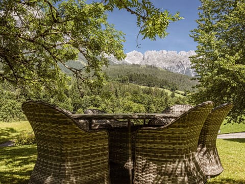 Furniture, Mountainous Landforms, Natural Landscape, Outdoor Furniture, Hill, Mountain, Landscape, Mountain Range, Hill Station, Valley