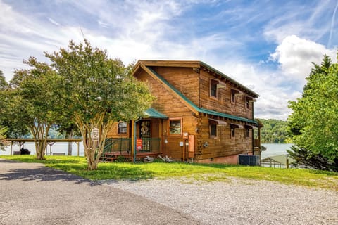 Douglas Lake Cabin "Lazy Man's Way"