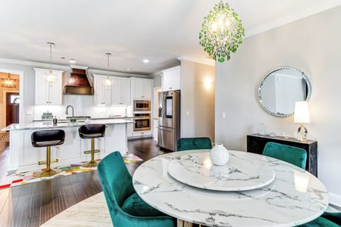 House (4 Bedrooms) | Interior