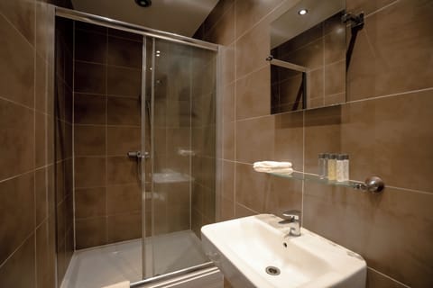 Double Room | Bathroom | Towels