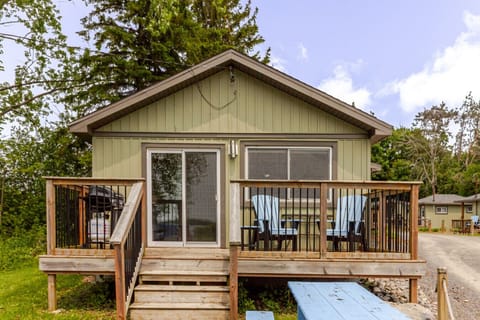 West Lake Cottages - Wellington Lodge