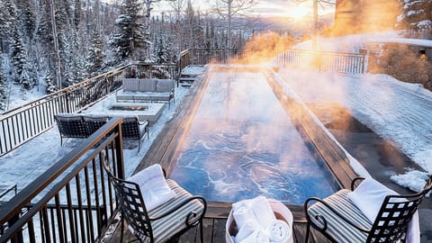 Outdoor Hot Tub - Heated Pool