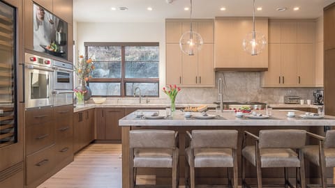 Gourmet Kitchen, Main Level