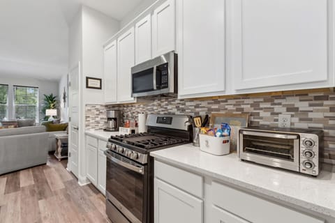 426 S 8th St - Full Kitchen 1