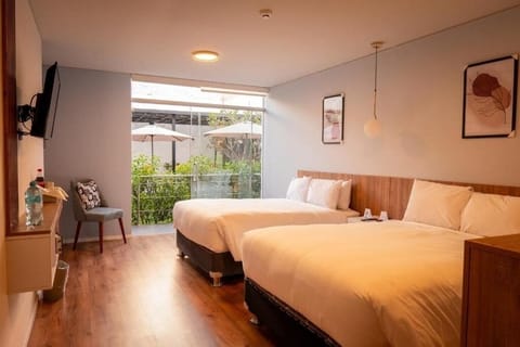 Classic Double Room | In-room safe, desk, laptop workspace, free WiFi