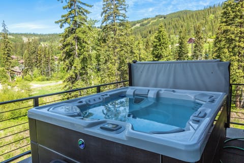 Enjoy your private hot tub with views of the mountain | Exterior