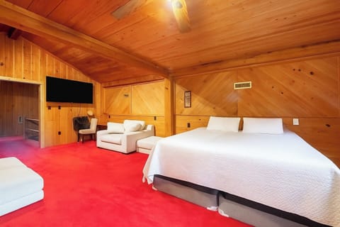 Massive room. Giant king bed. Sleep like royalty.