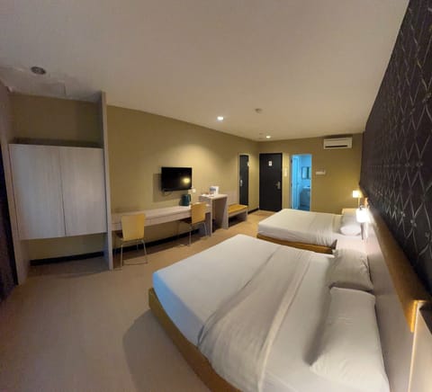 Deluxe Quadruple Room | Free WiFi