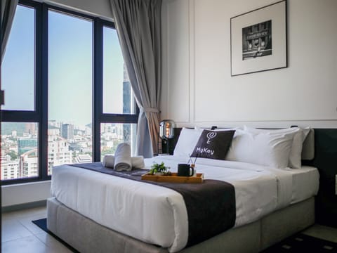 Elegance 2 Bedroom | Iron/ironing board, free WiFi