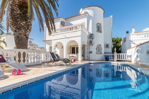 Holiday Home Swimming Pool