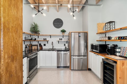 Kitchen in unit 1304