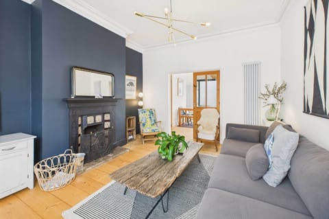 Salty Place, Saltburn-by-the-Sea - Host & Stay