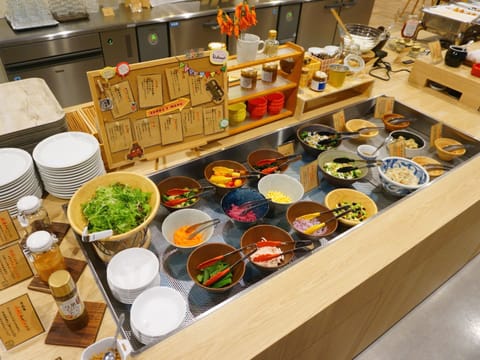 Daily buffet breakfast for a fee