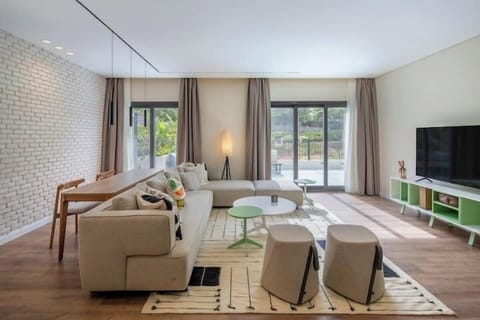 Basic House, Patio, Courtyard View | Living area