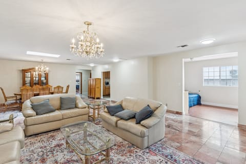 House, 3 Bedrooms | Living area | Smart TV, streaming services