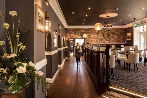 Daily buffet breakfast (GBP 15.00 per person)